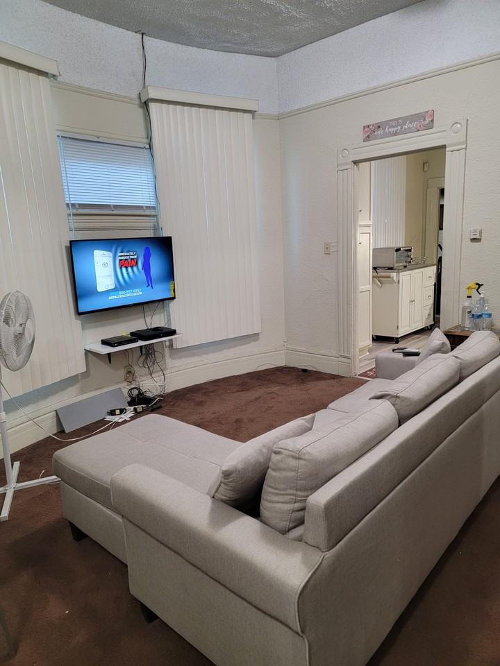 630 E 111th St - Photo 4 of 12