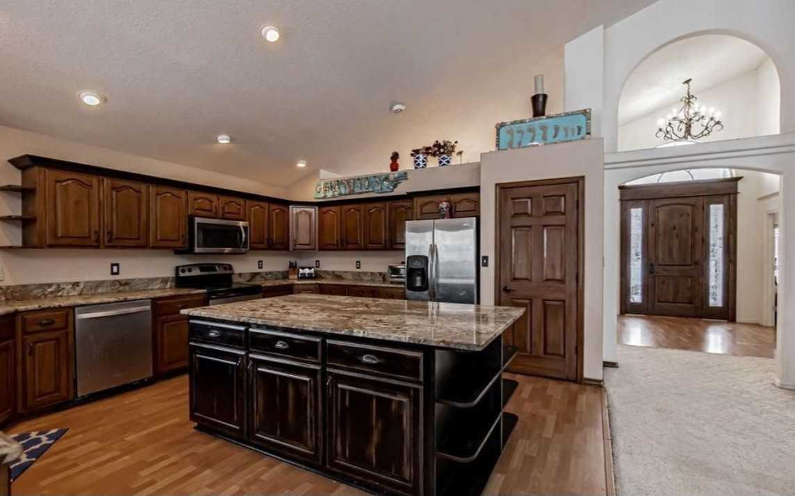 832 W 385 N #NA - Photo 2 of 14