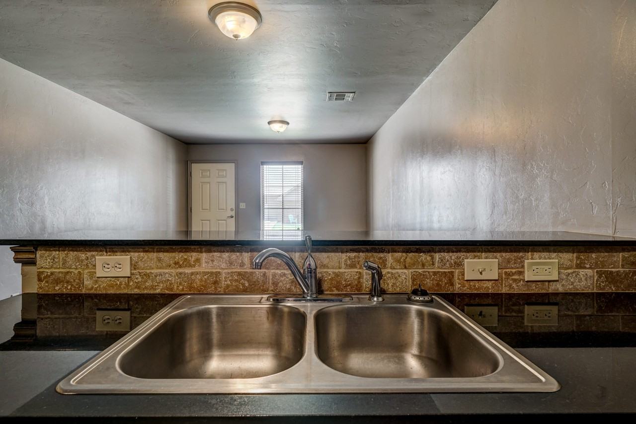 13807 Acme Rd - Photo 3 of 10