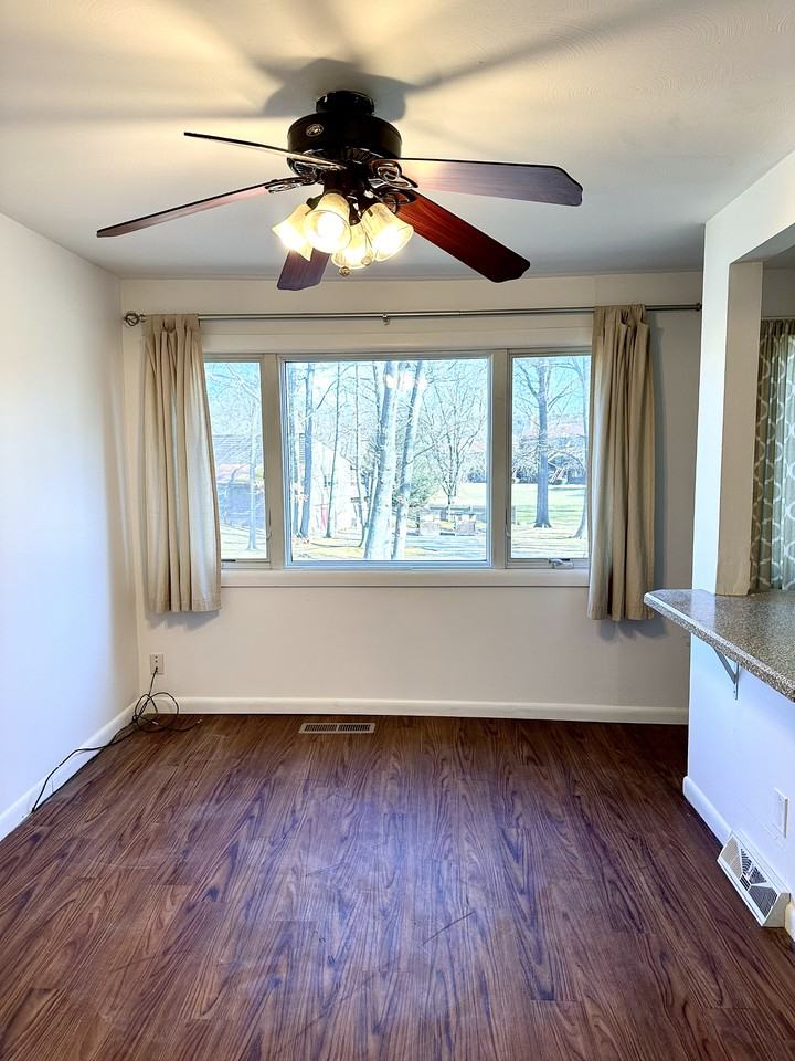 87 Towne House Rd #87 - Photo 2 of 11