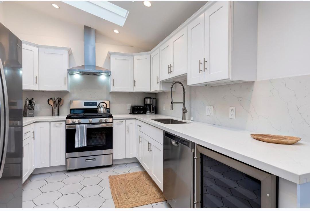 8611 Rosewood Ave #NA - Photo 7 of 20