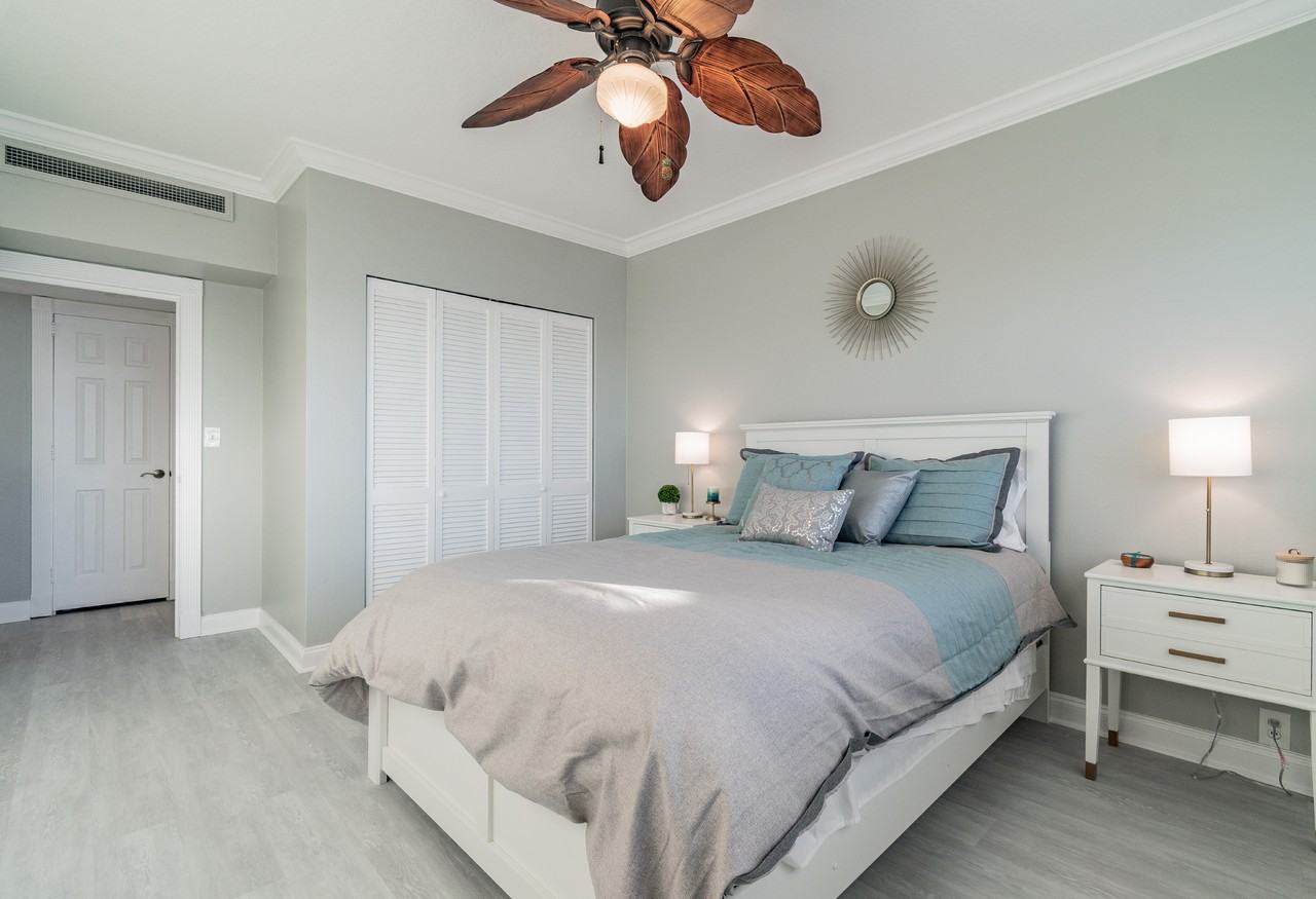 880 Mandalay Ave - Photo 6 of 50