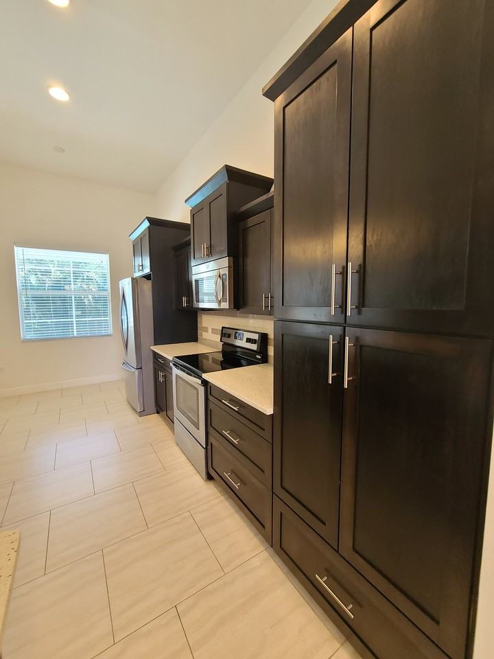 5224 Sw 27th Pl #NA - Photo 4 of 39