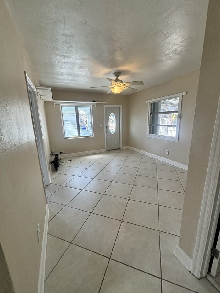 1513 Josephine St #NA - Photo 2 of 13