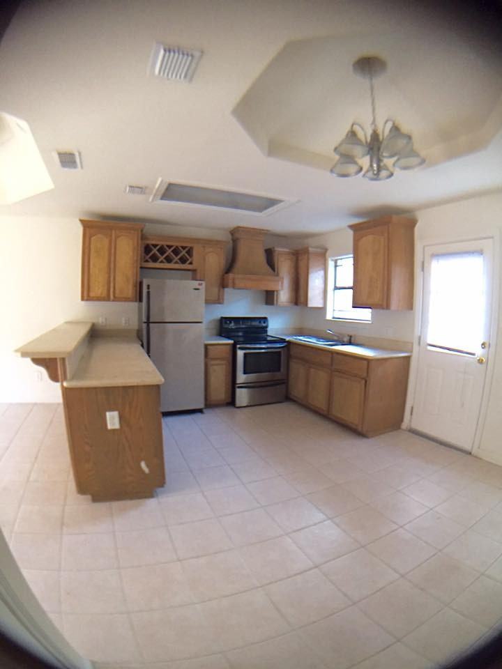 2305 N Dahlia St #3 - Photo 2 of 9