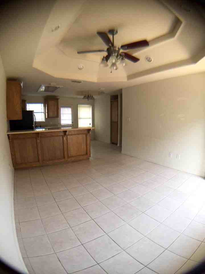 2305 N Dahlia St #3 - Photo 4 of 9