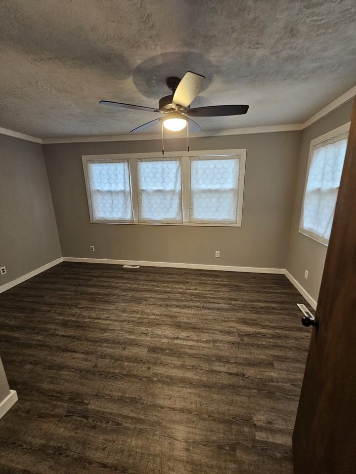 1215 Monroe Ave #NA - Photo 5 of 26