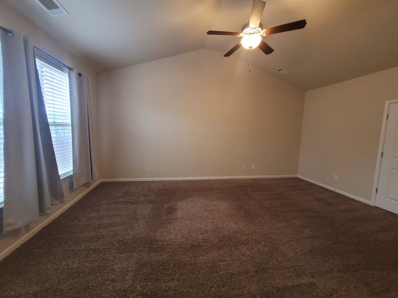 1207 Silvercrest Ct #NA - Photo 7 of 17