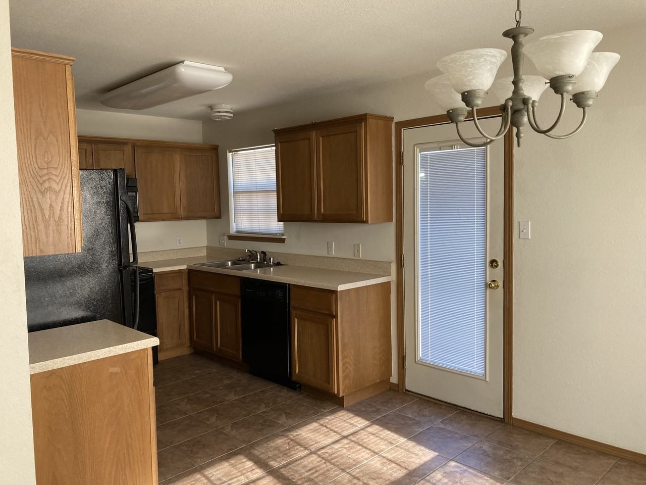 1525 Fianna Place Ct - Photo 2 of 9