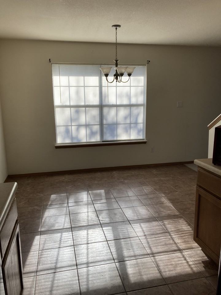1525 Fianna Place Ct - Photo 3 of 9