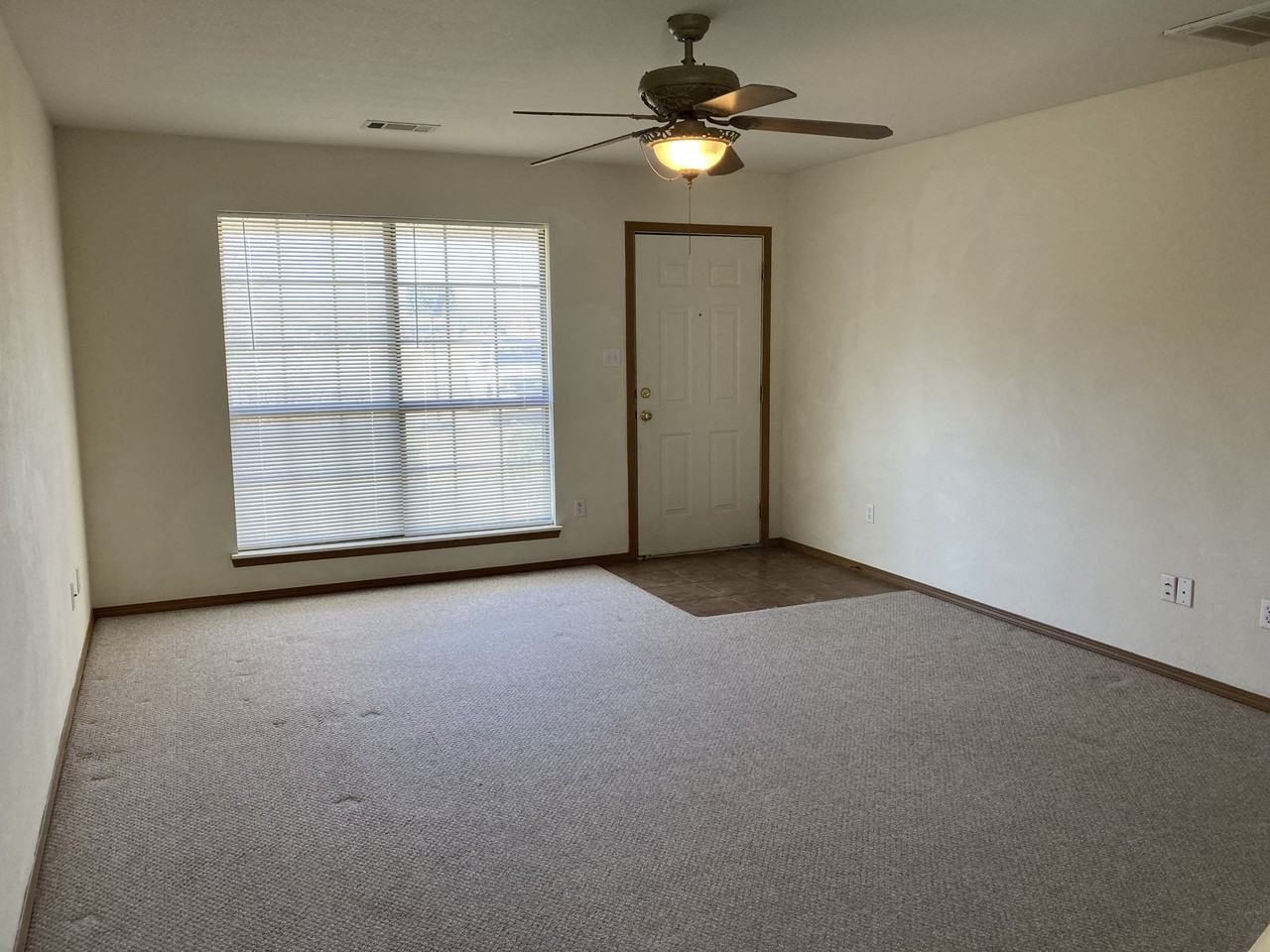 1525 Fianna Place Ct - Photo 7 of 9