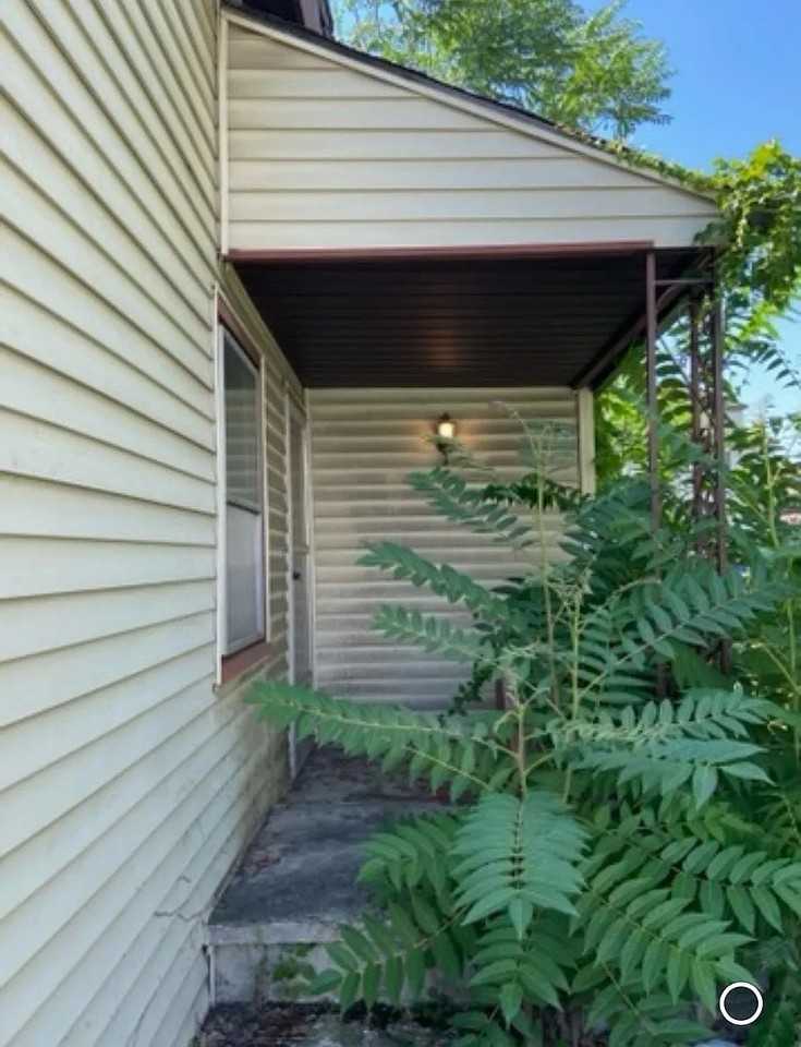 536 Hemlock Street #REAR - Photo 2 of 3