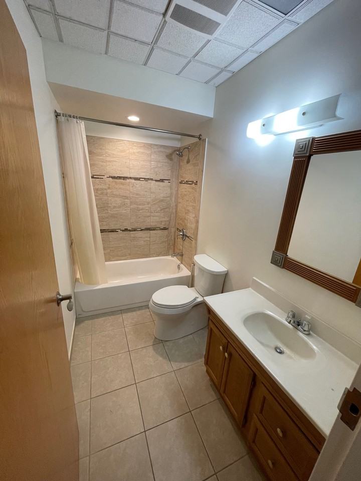 3018 N Laramie Ave #2 - Photo 3 of 7