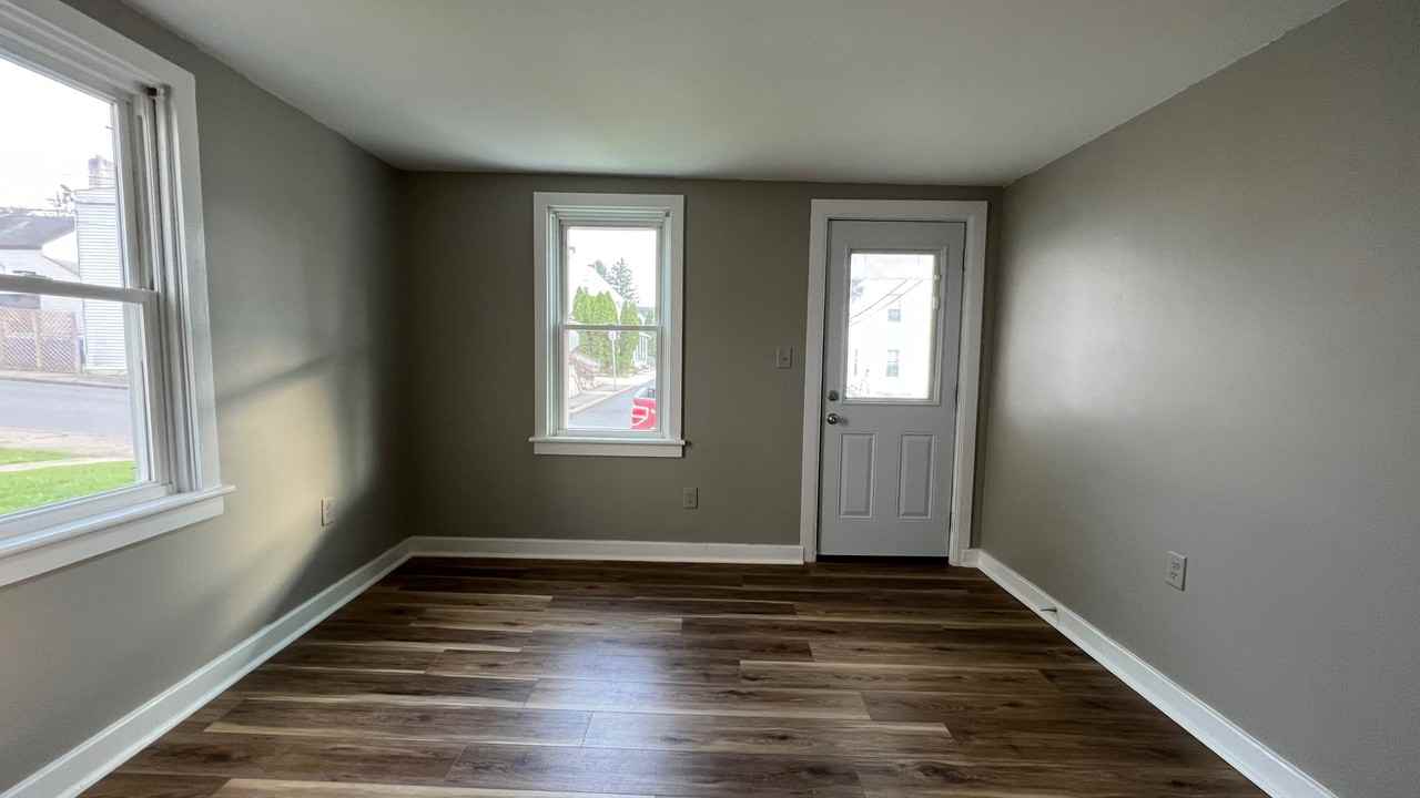 33 Spruce St #NA - Photo 3 of 18