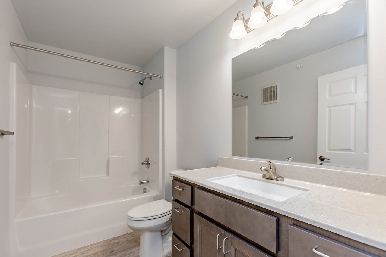 1050 Valley Dr #3 - Photo 7 of 10