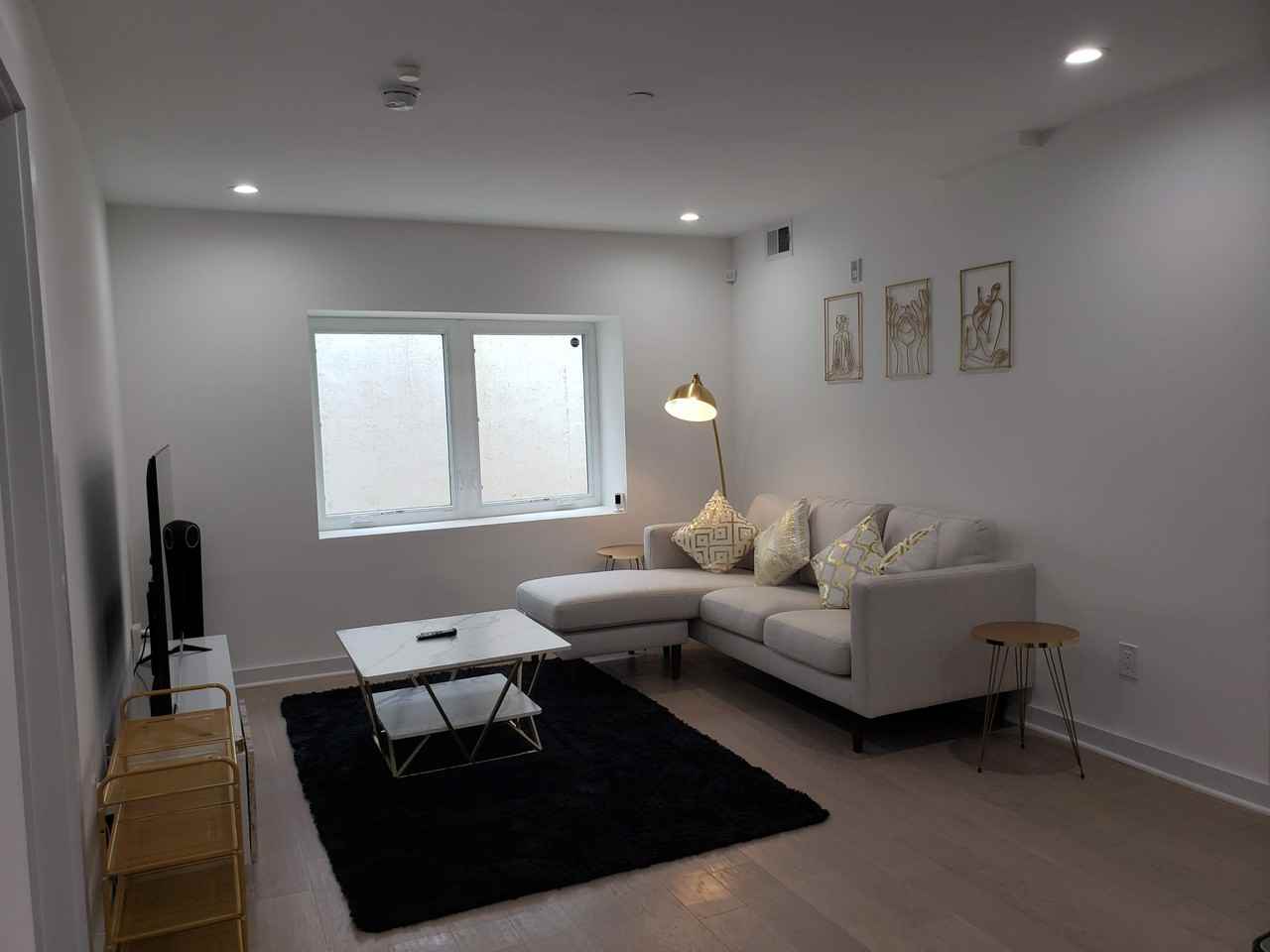 1019 17th Pl Ne #001 - Photo 3 of 18