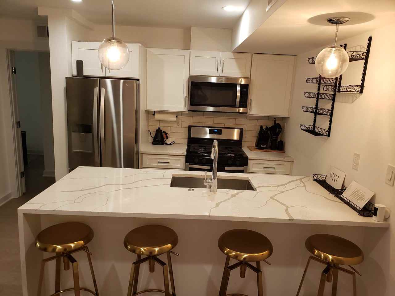 1019 17th Pl Ne #001 - Photo 4 of 18