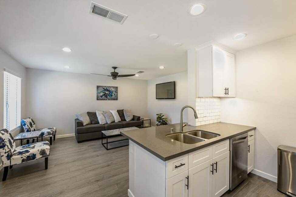 48207 Garbo Dr - Photo 2 of 36