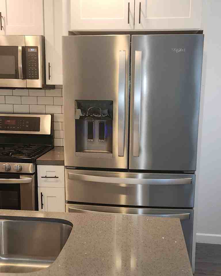 48207 Garbo Dr - Photo 7 of 36