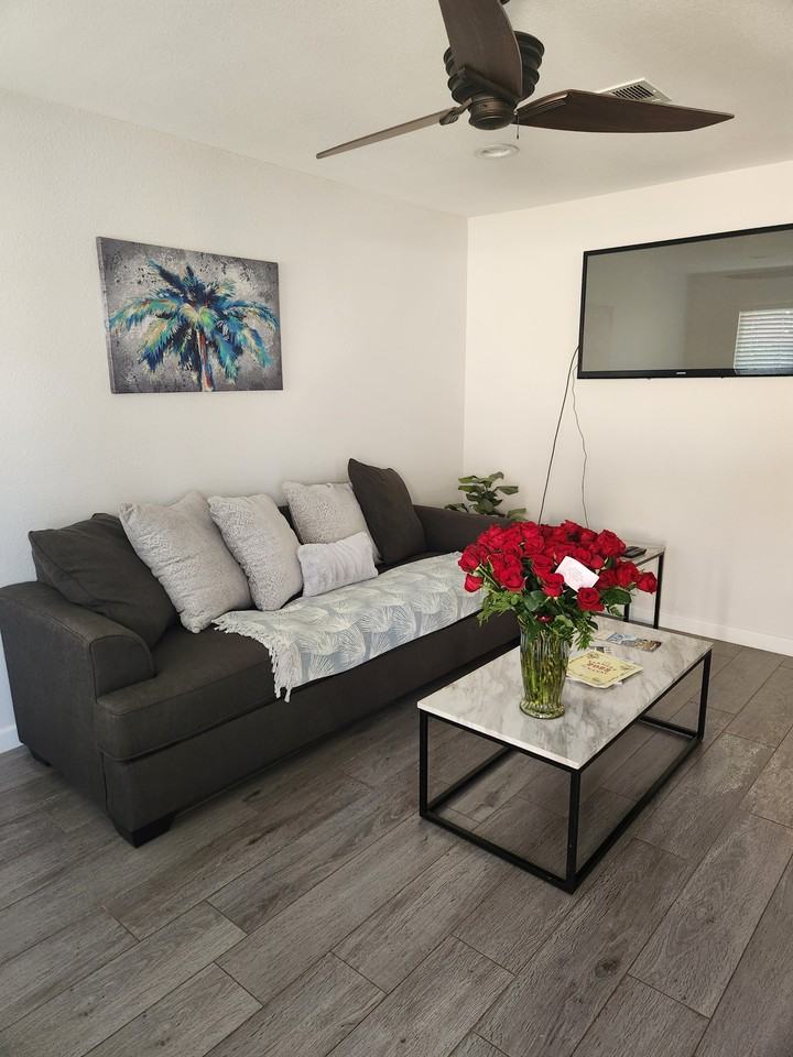 48207 Garbo Dr - Photo 5 of 36