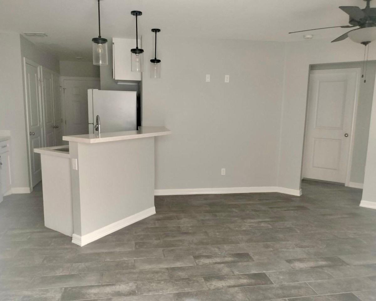 2219 Northridge Ave #3 - Photo 3 of 21