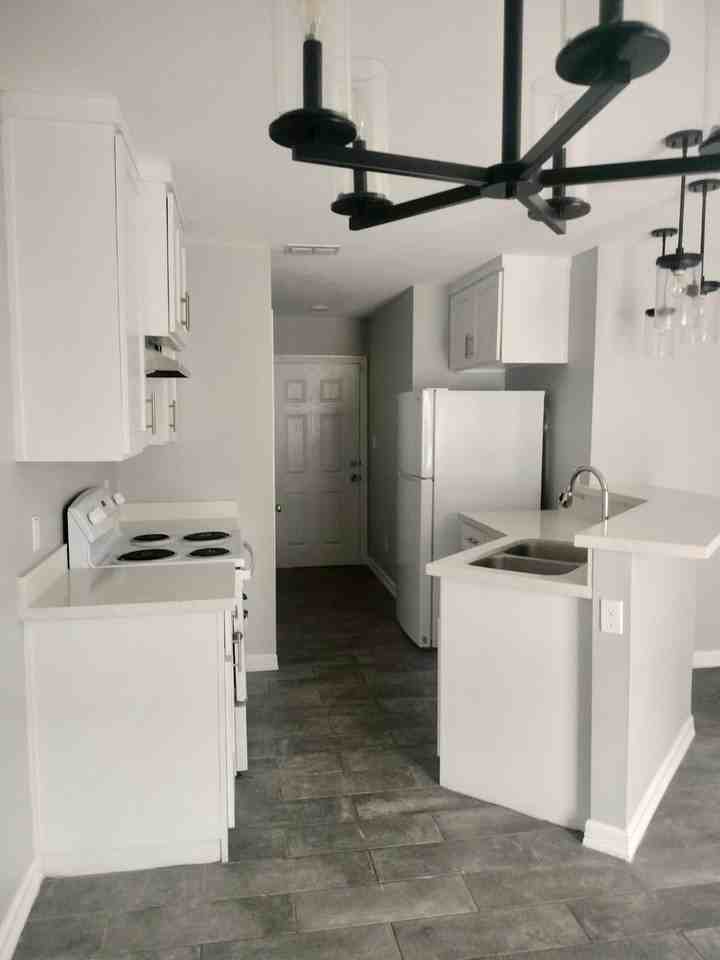 2219 Northridge Ave #3 - Photo 5 of 21