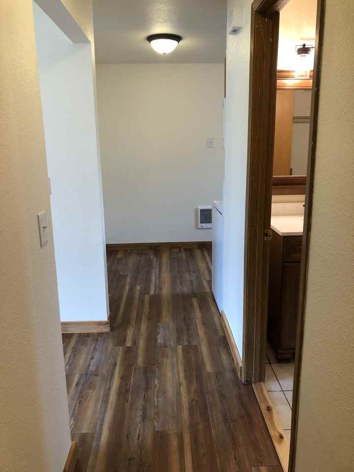 605 Princeton Ave N #B - Photo 5 of 19