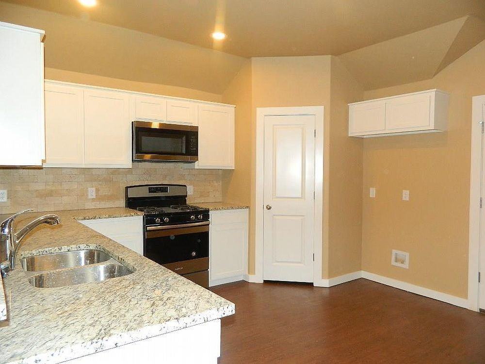 1025 Creekside Dr #NA - Photo 4 of 18