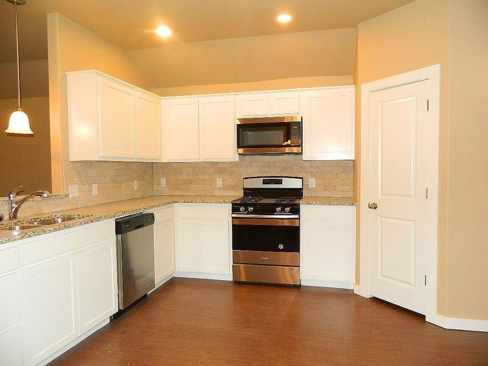 1025 Creekside Dr #NA - Photo 5 of 18