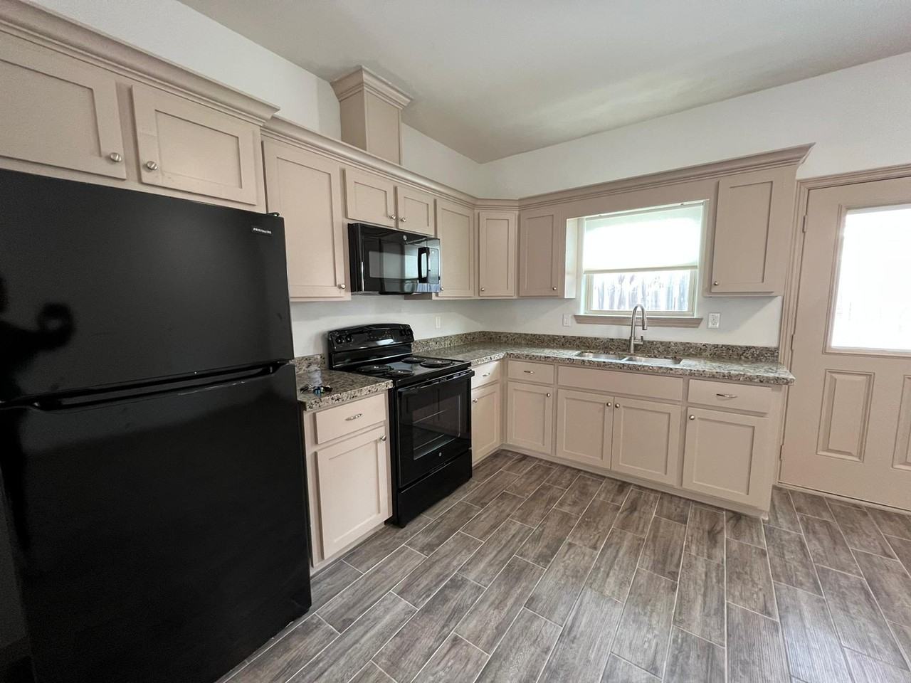 2004 North Bahamas Drive #2B2B - Photo 6 of 17