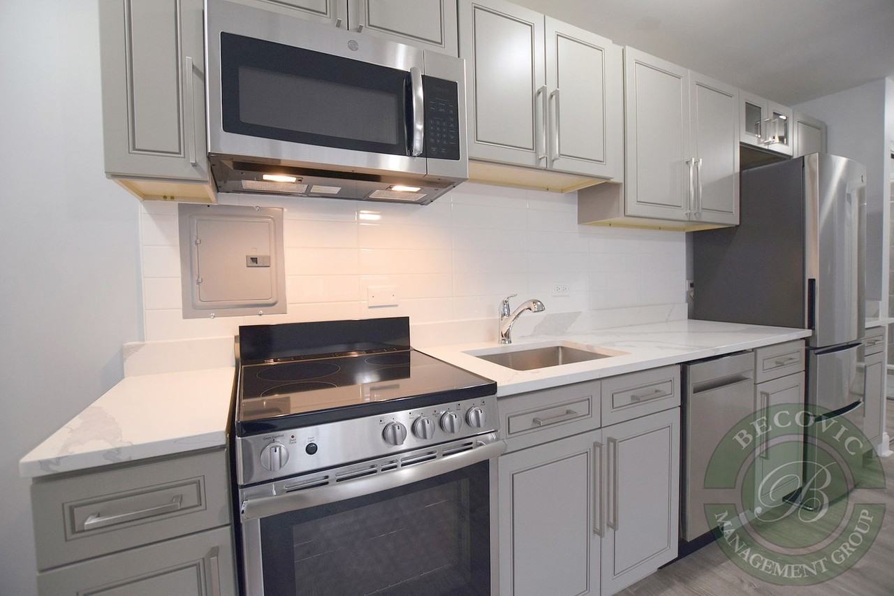 7710 N Sheridan Rd #103 - Photo 2 of 14