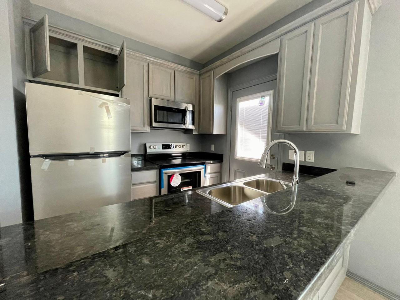 1704 Nassau St #3B2-5B - Photo 2 of 13