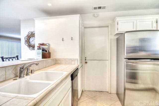 331 E Bluebell Pl #NA - Photo 7 of 44