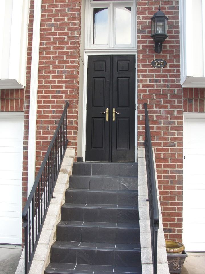 309 W 7th St - Photo 2 of 6
