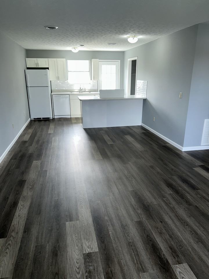 1525 Meadow Spring Dr #NA - Photo 3 of 17