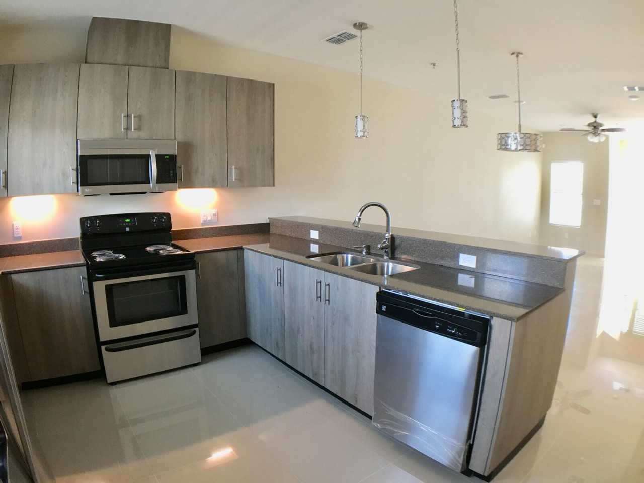 418 Newport Ave #3 - Photo 4 of 15