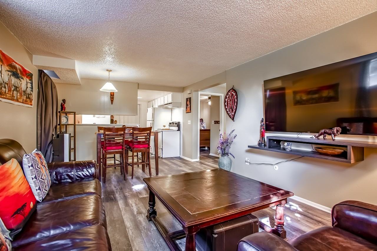 Yosemite St #17B - Photo 2 of 12