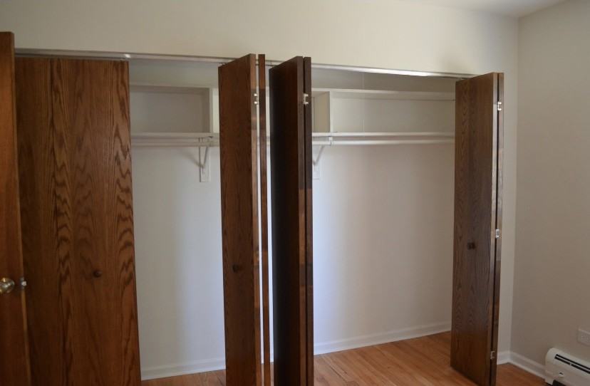 1040 W Hollywood Ave #1 - Photo 2 of 5