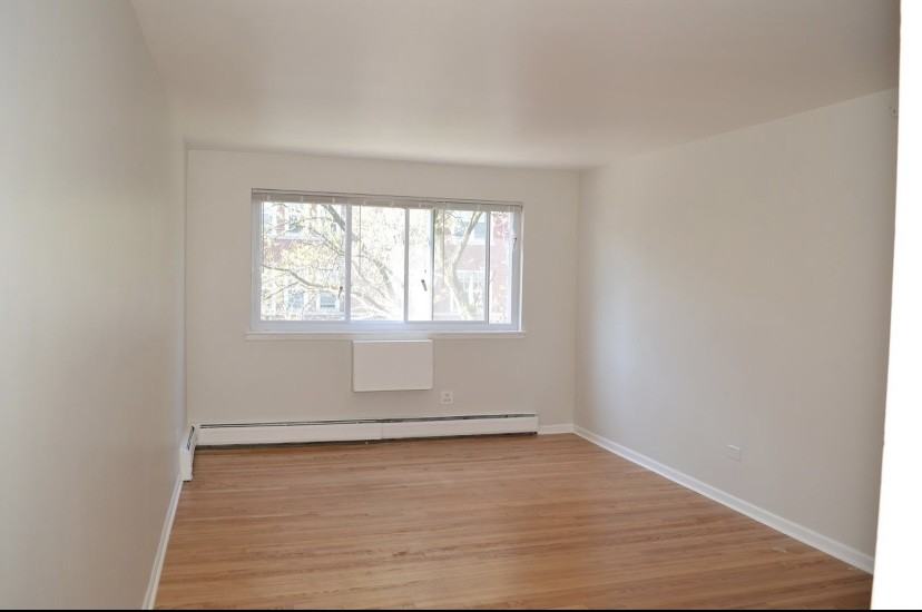 1040 W Hollywood Ave #1 - Photo 3 of 5