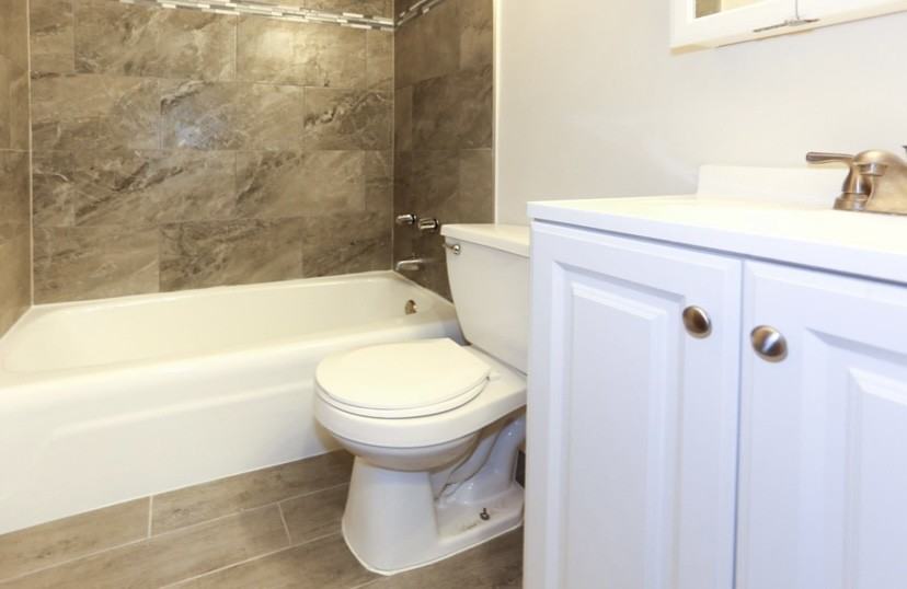 1040 W Hollywood Ave #1 - Photo 4 of 5