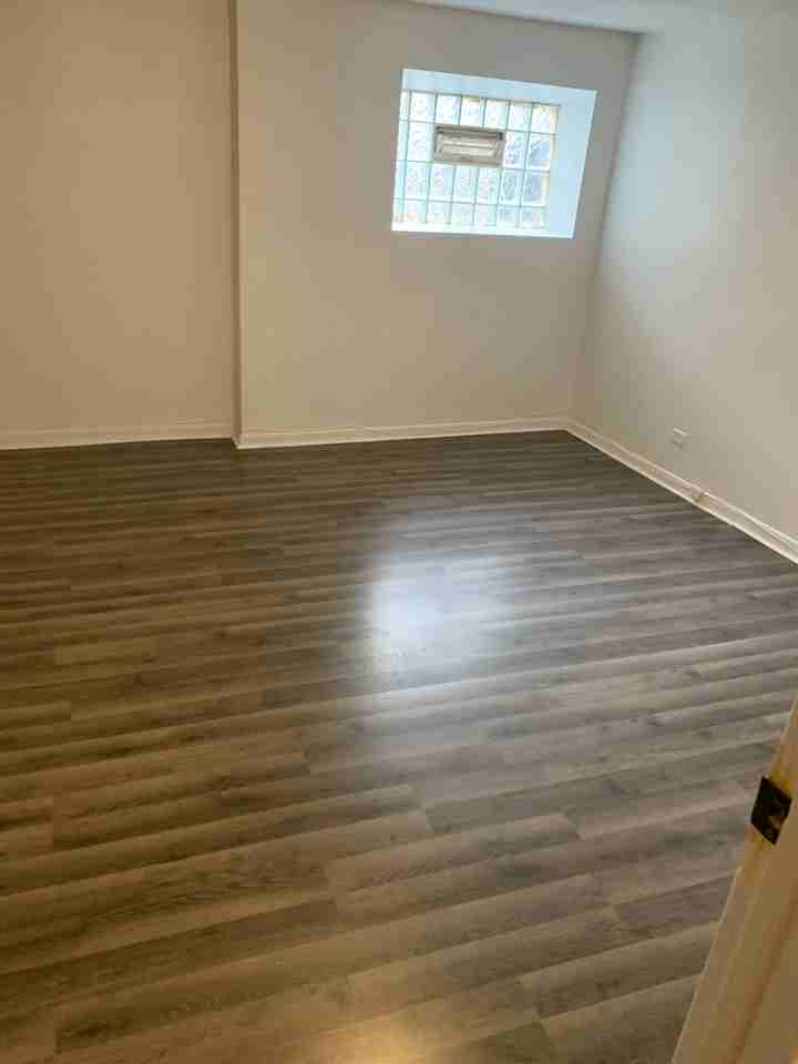 1523 E 68th St #1B - Photo 3 of 16