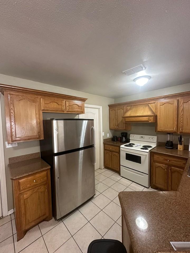 1304 W Fig Ave #4 - Photo 2 of 14