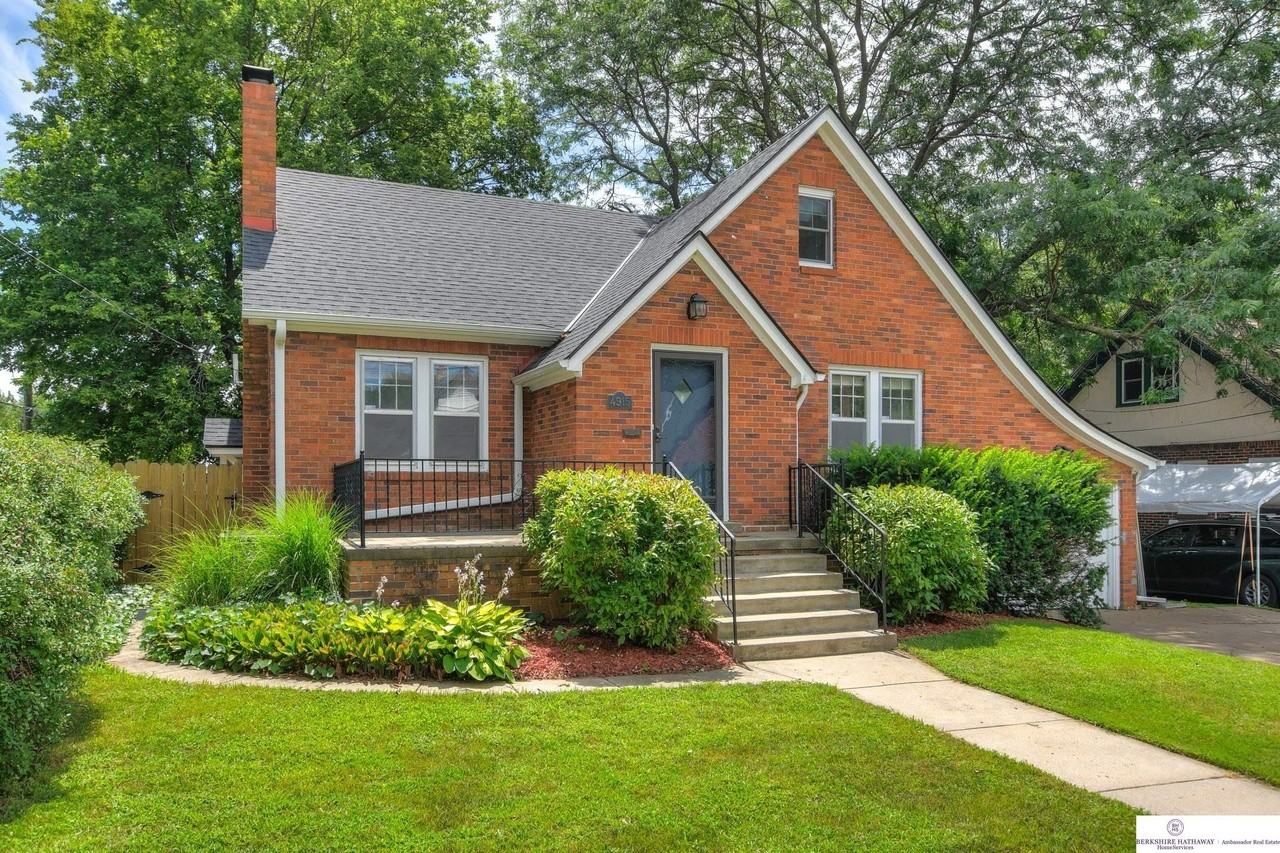 4915 Grant St #NA - Photo 2 of 32