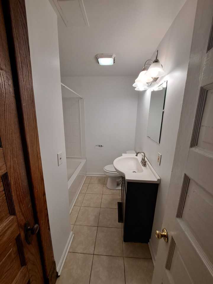 426 Pearl St #1 - Photo 5 of 6
