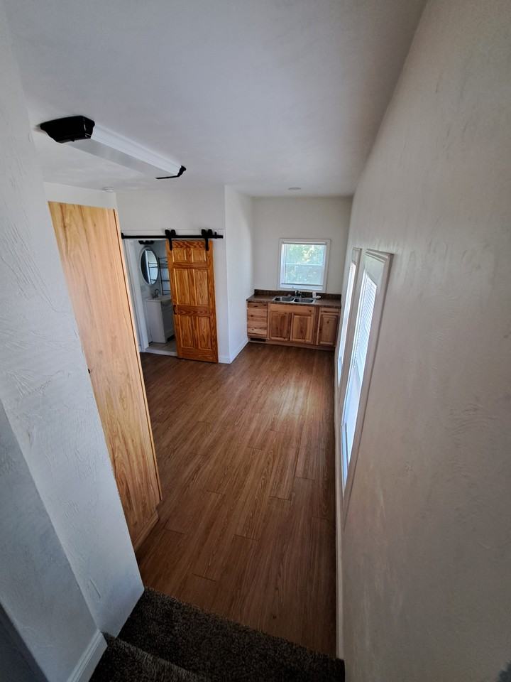 610 W Cedar St #4 - Photo 2 of 8