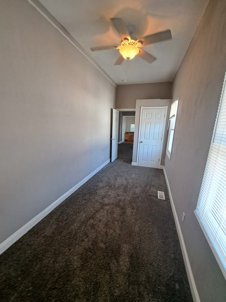 610 W Cedar St #4 - Photo 7 of 8