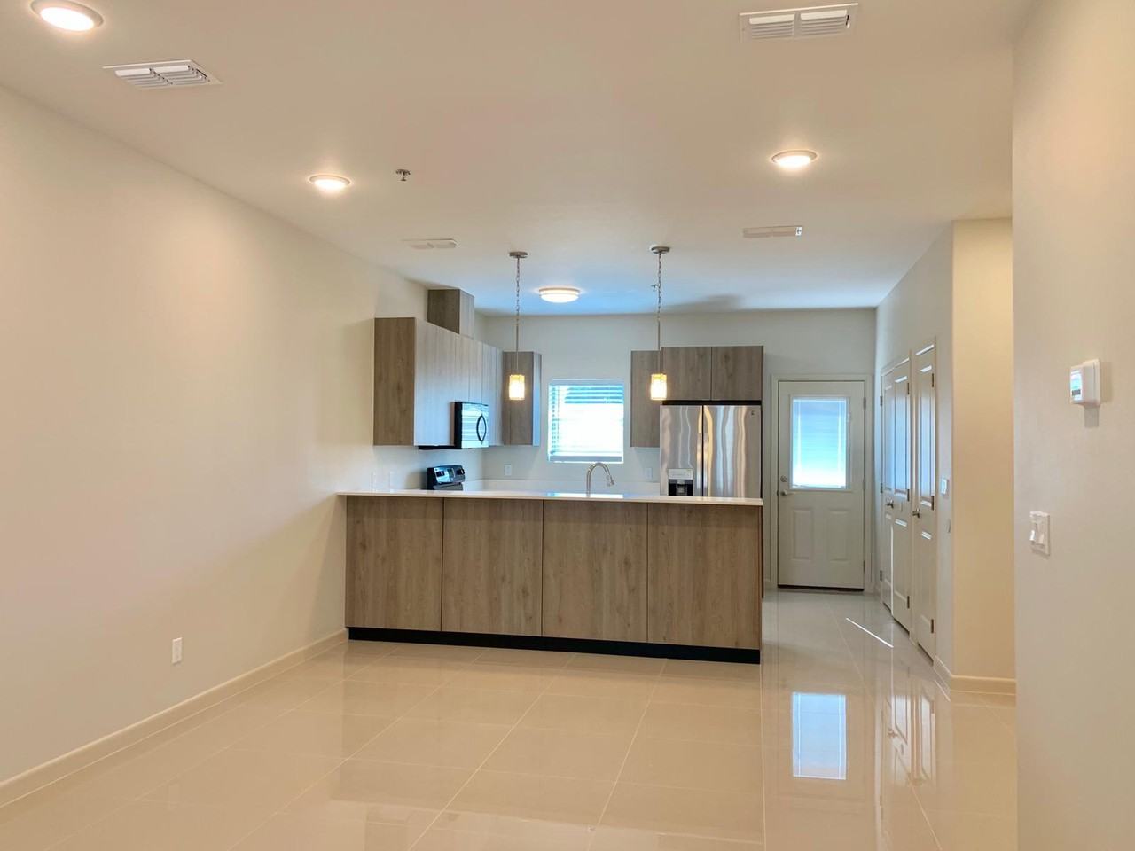 410 Newport Avenue #3B2-5B - Photo 3 of 16