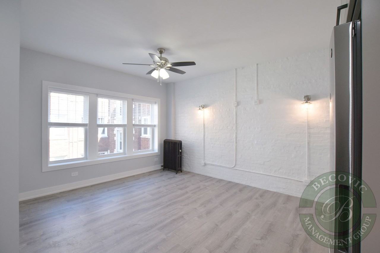 1065 W Glenlake Ave #2 - Photo 7 of 16