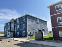 featured image of 1050 Valley Dr #7