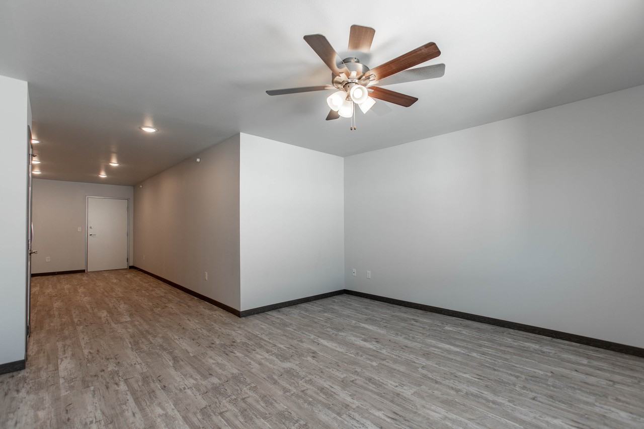 1050 Valley Dr #7 - Photo 7 of 11